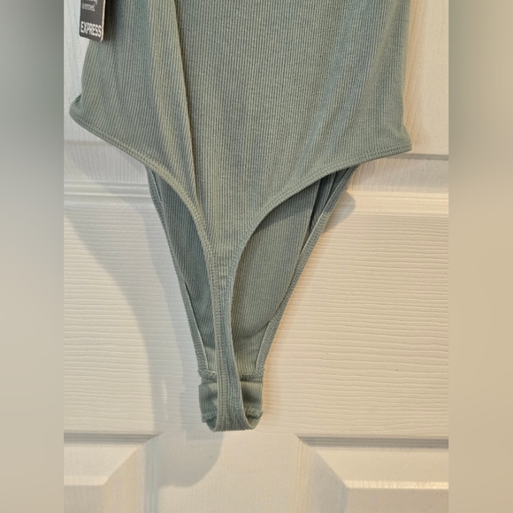 Express Two Way Bodysuit - Picture 5 of 9